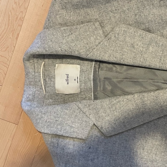 Aritzia Wool Coat - Picture 4 of 4